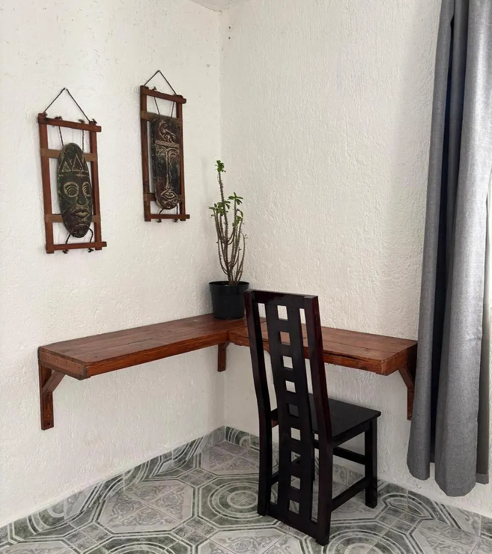 Centrally Located Apartment 2 Blocks From The Sea 科苏梅尔