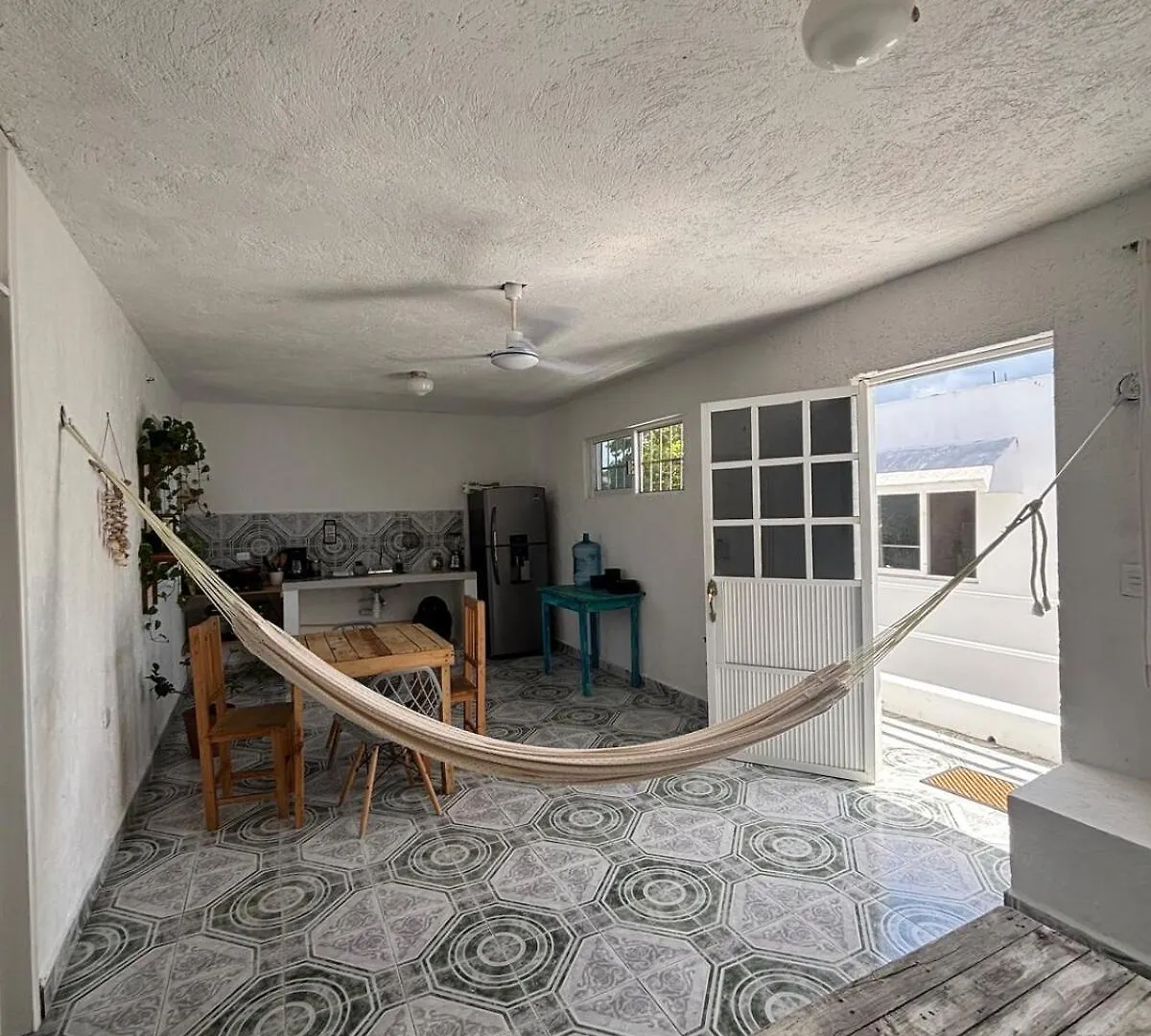 Centrally Located Apartment 2 Blocks From The Sea 科苏梅尔